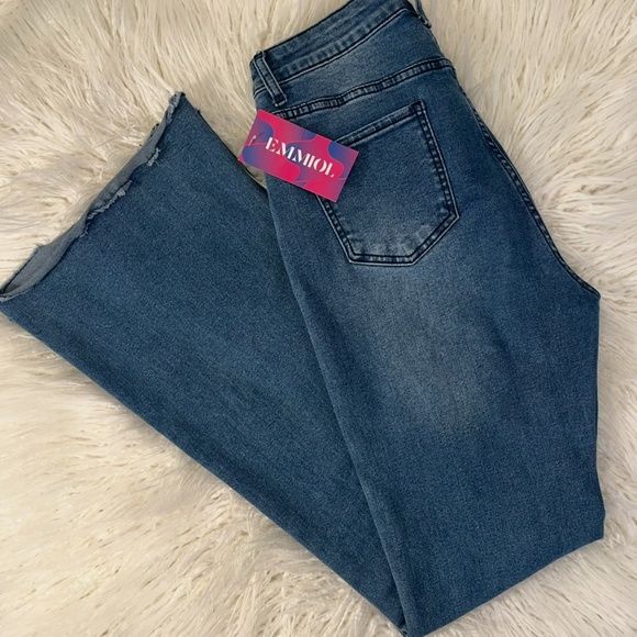 Emmiol "Flare Jeans in Blue Denim" NWT - Picture 16 of 16